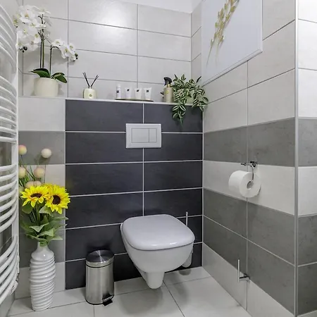 Golden Sunflower Appartement