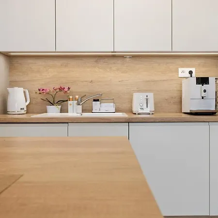 Golden Sunflower Διαμέρισμα Μπρατισλάβα