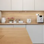 Golden Sunflower شقة براتسيلافا